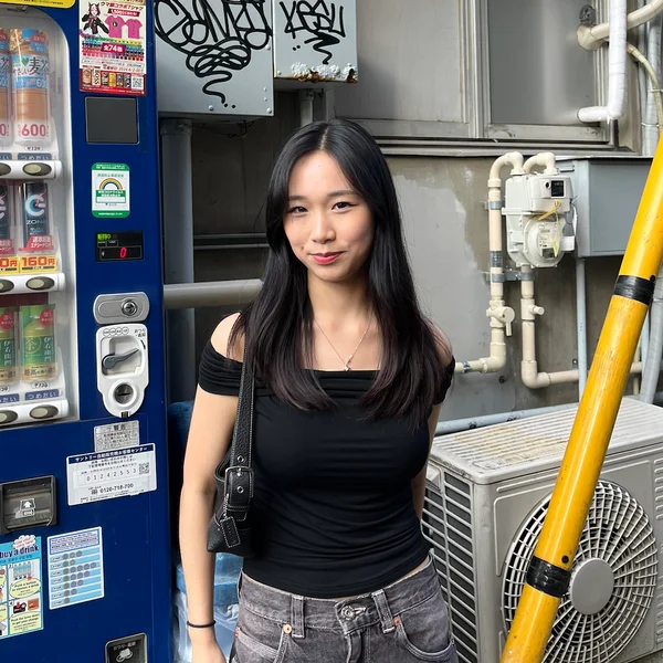 Vivianne Lee